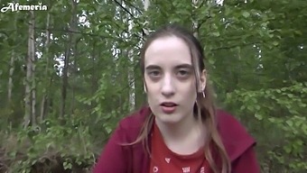 Amateur Girlfriend Gives A Deepthroat Blowjob In The Woods And Swallows Cum
