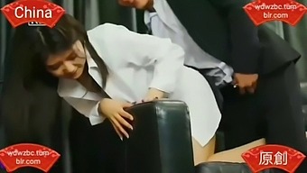 Chinese Model'S Fingering And Ballbusting In Gloryhole