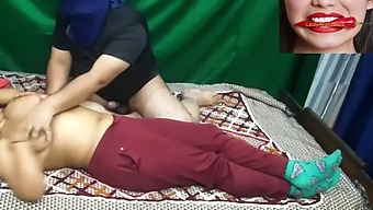 Gerçek Bir Masaj Ve Hint Salonunda Seks