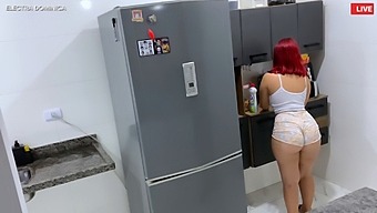 Hizmetçi Kızın Koca Götünden Etkilenmiştim Ve Karşı Koyamıyordum